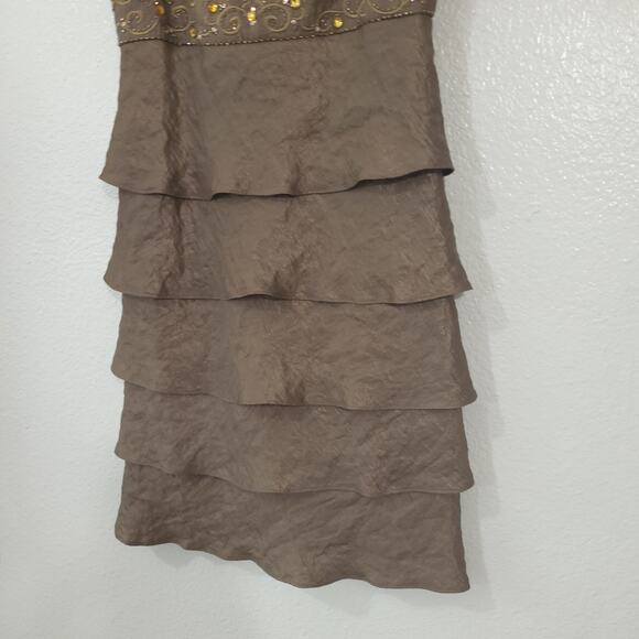 R&M Collection Dress Womens Size 10P Taupe Bronze Tiered Empire Waist Short - Picture 11 of 13